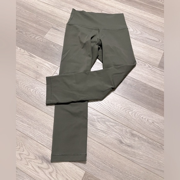 Size 4, Lululemon Wunder Under Crop (High-Rise) Dark Olive - Picture 2 of 4